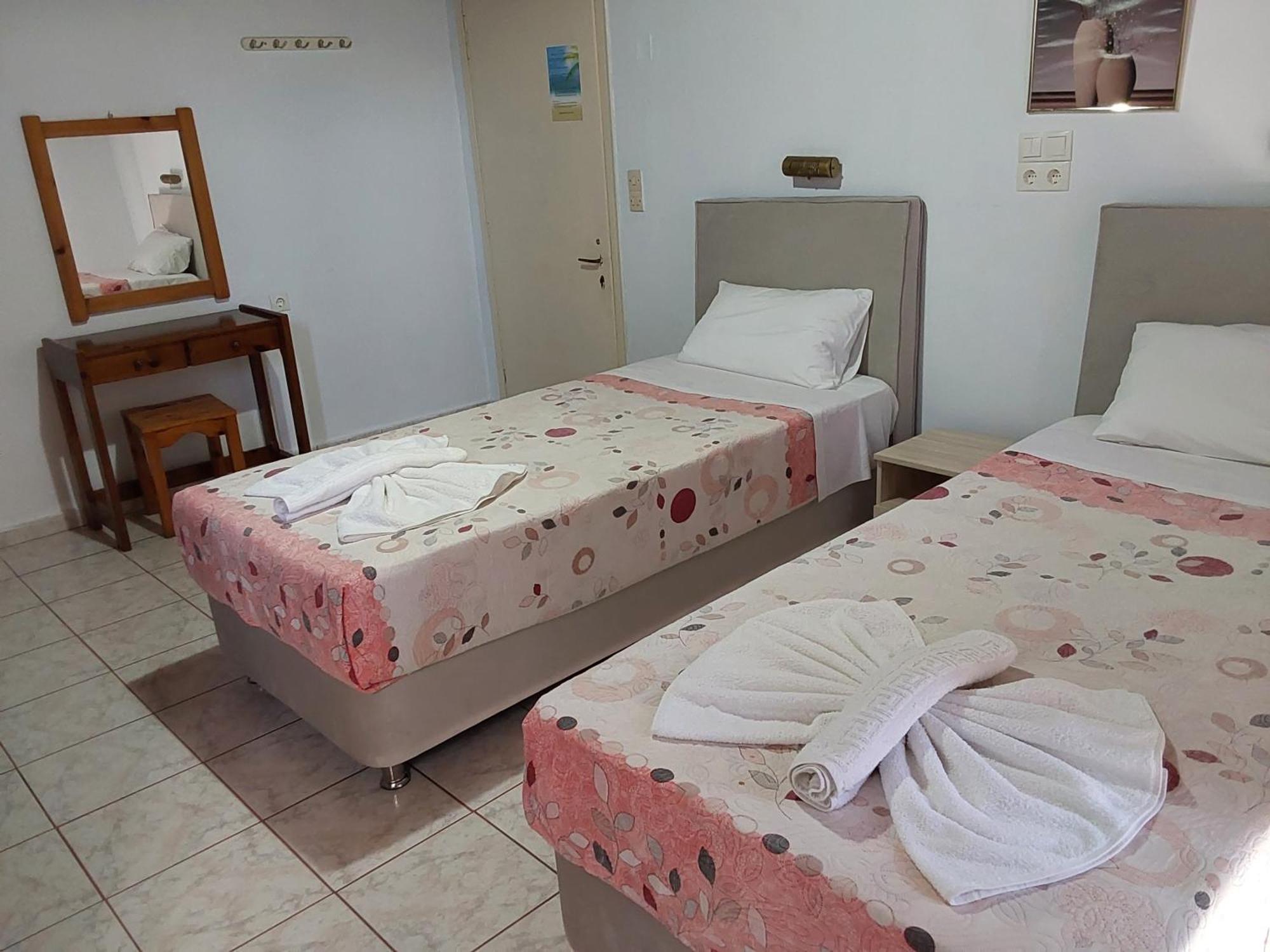 Amadeus Hawaii Apartments & Studios Sidari  Room photo